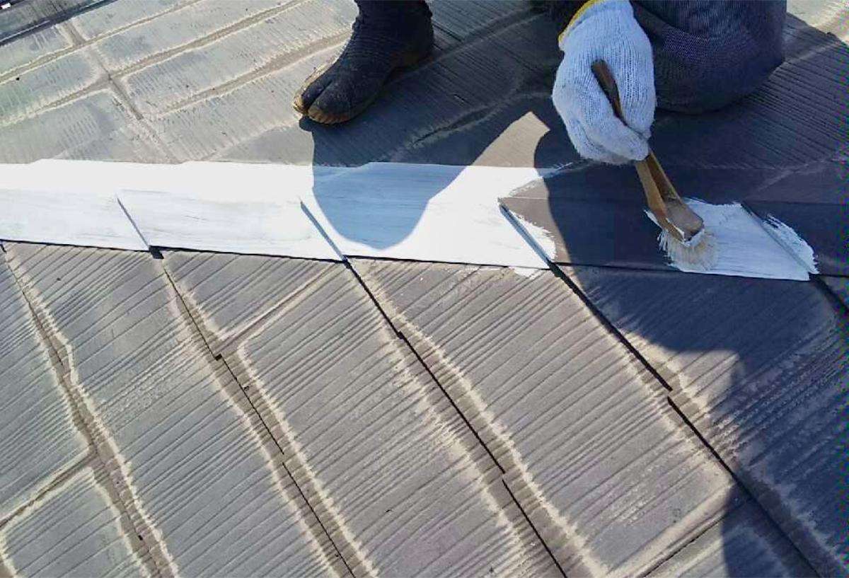 屋根工事の塗装で失敗しない選び方！耐用年数、効果を解説